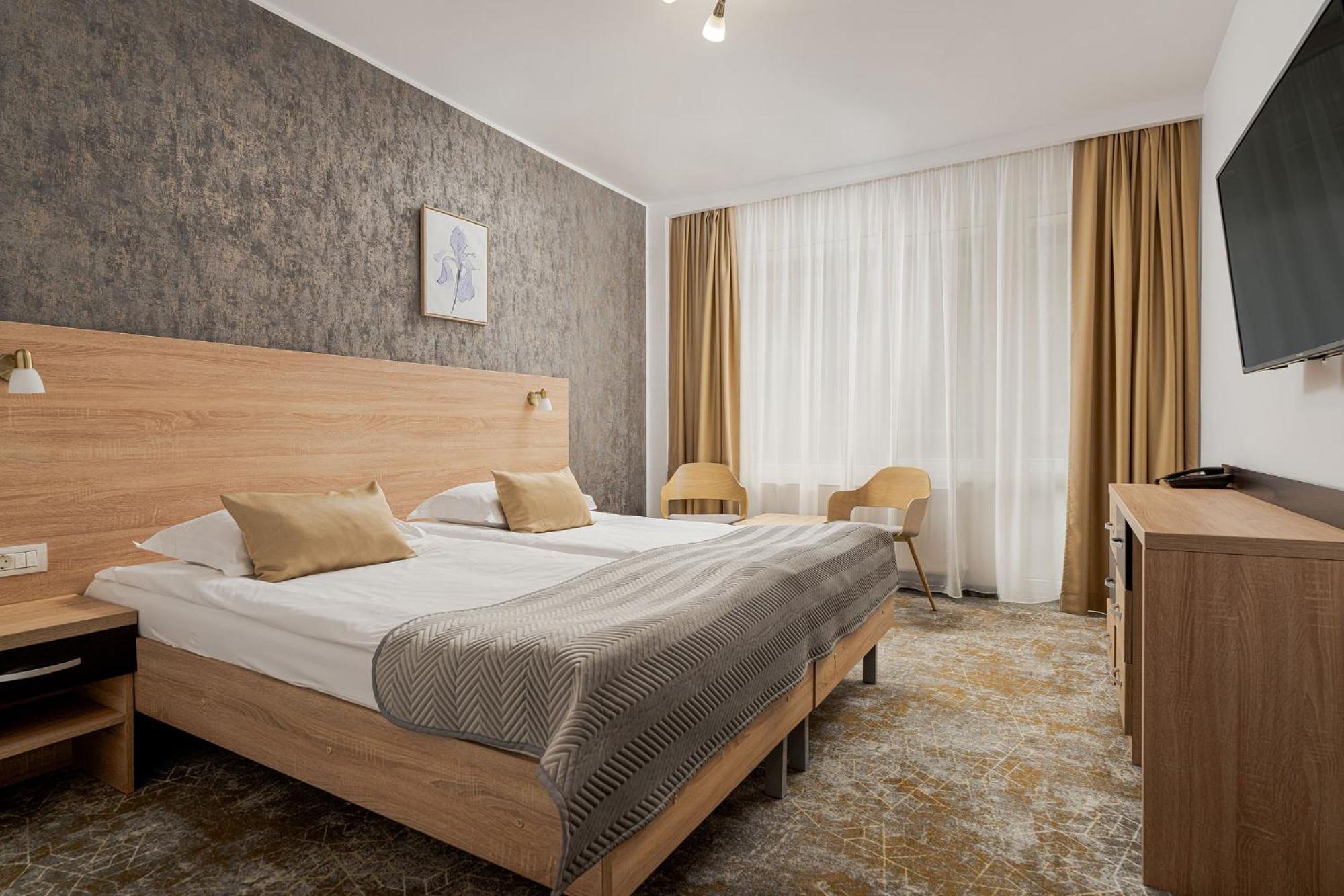 Complex Balnear Cozia Hotel 2*