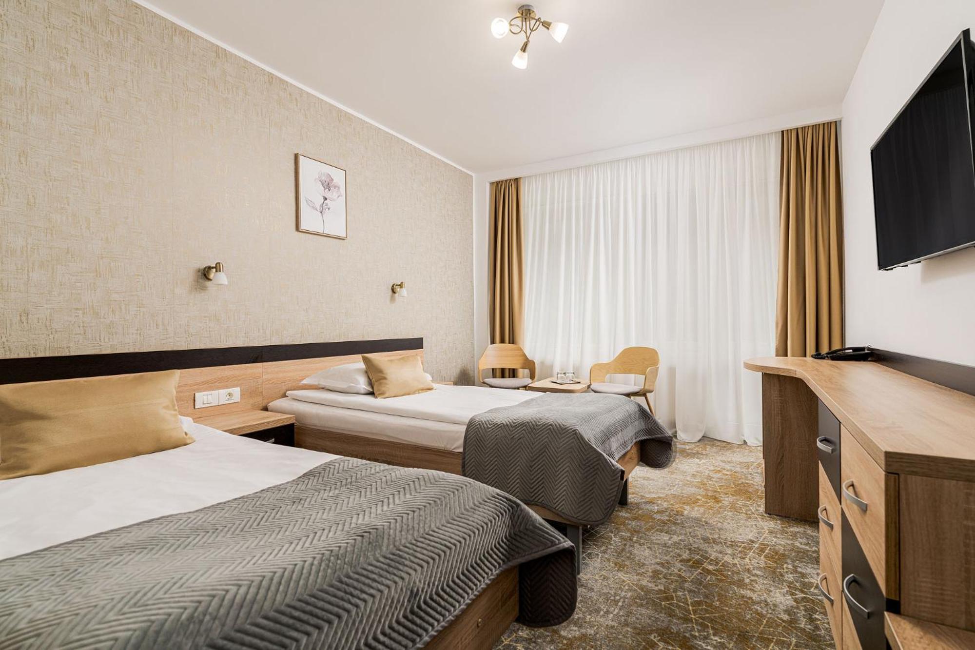 Hotel Complex Balnear Cozia 2*